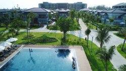 Xích đu giả mây tại dự án Khu tổ hợp du lịch Sonasea Villas & Resort Phú Quốc